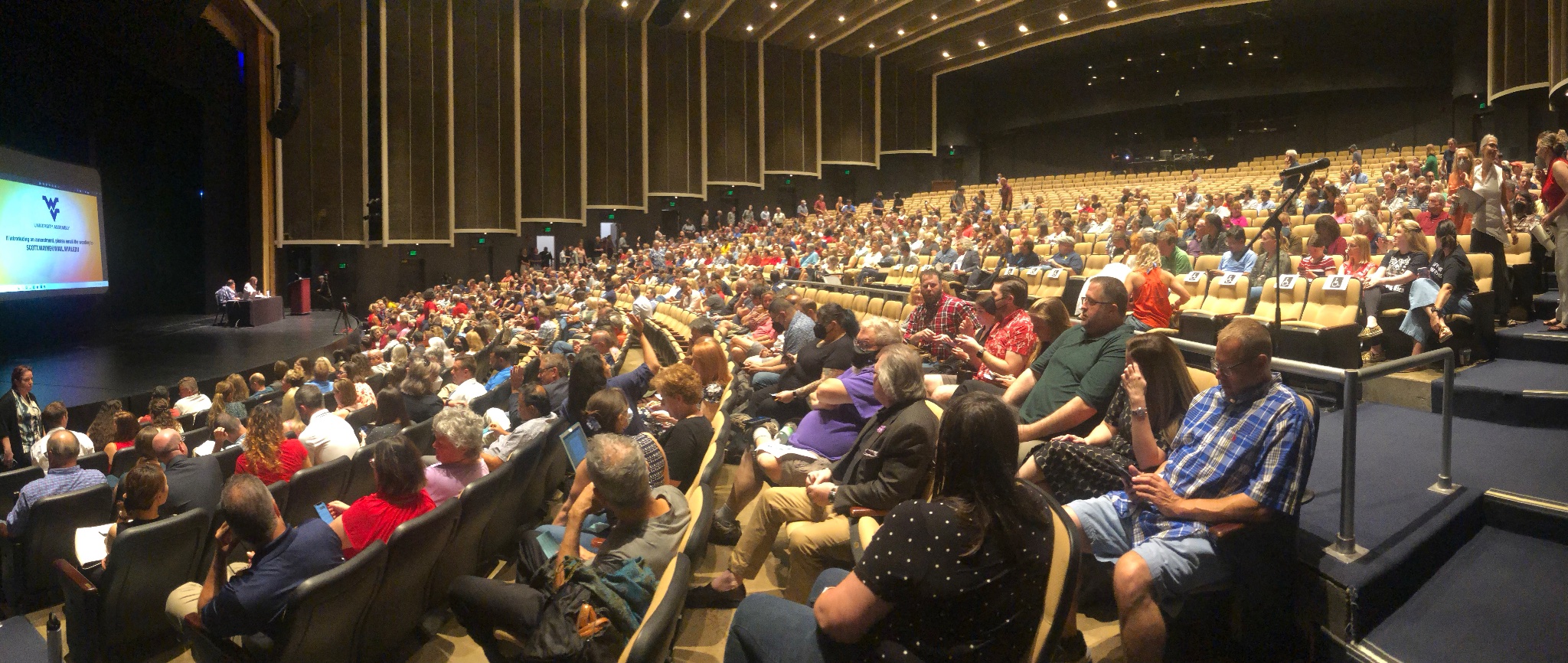 ameliaknisely's tweet card. West Virginia University faculty overwhelmingly passed a vote of no confidence in their university president. 