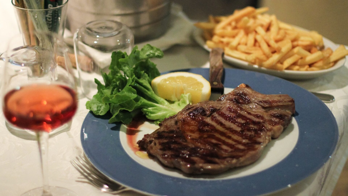 TheStreet's tweet card. Chains like Outback Steakhouse, Texas Roadhouse, and Longhorn Steakhouse have taken market share from this once-popular brand.