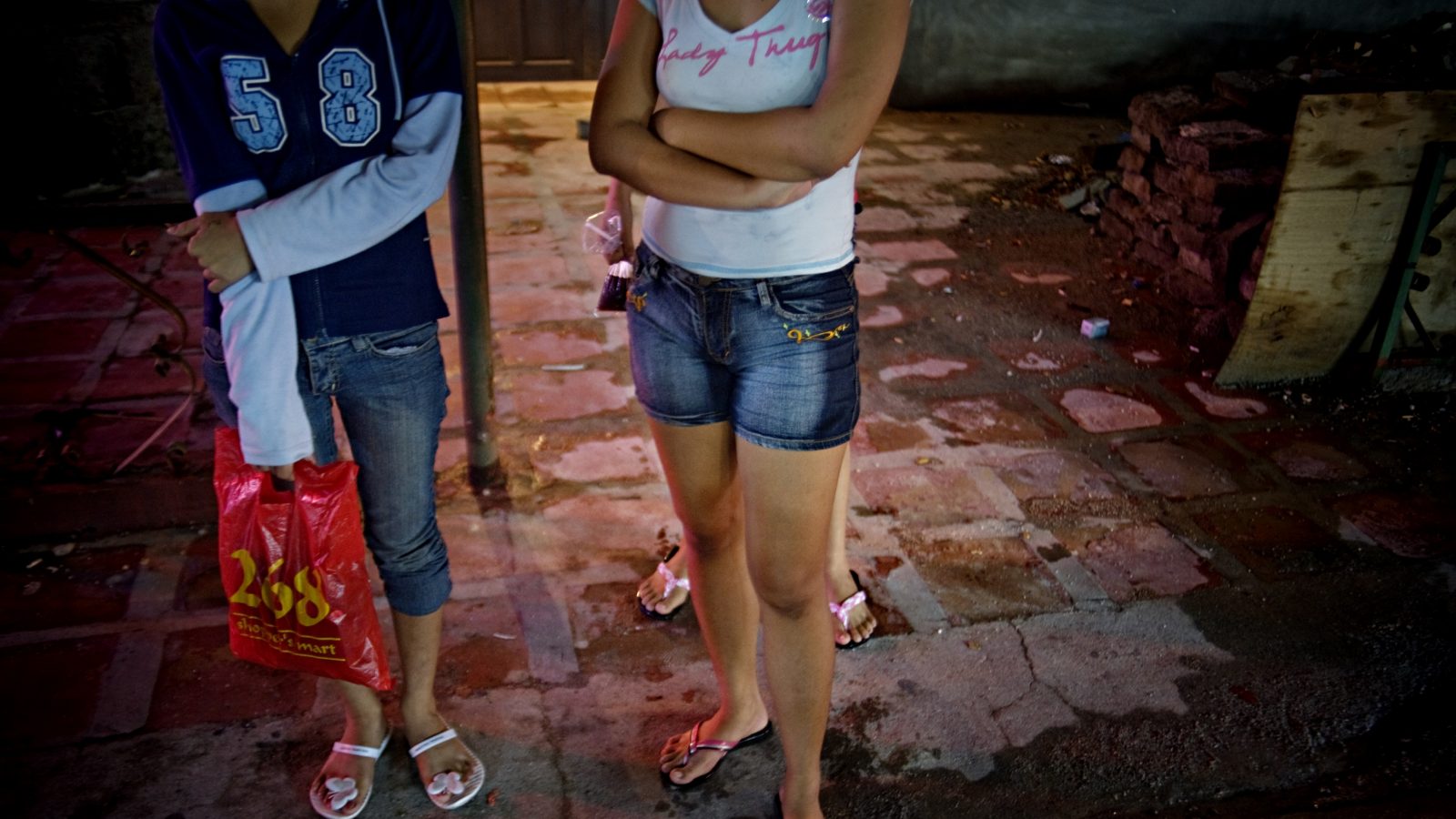 sun_shell's tweet card. 日本人が海外でおこなう「児童性的搾取」の実態─韓国と並ぶ「主要な加害者」 | 海外での買春を「自慢」する人々