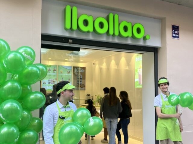 LabordeMarcet's tweet card. La marca de restauración llaollao abre las puertas de su primer establecimiento en Barcelona, ubicado en la calle Gran de Gracia, 60.