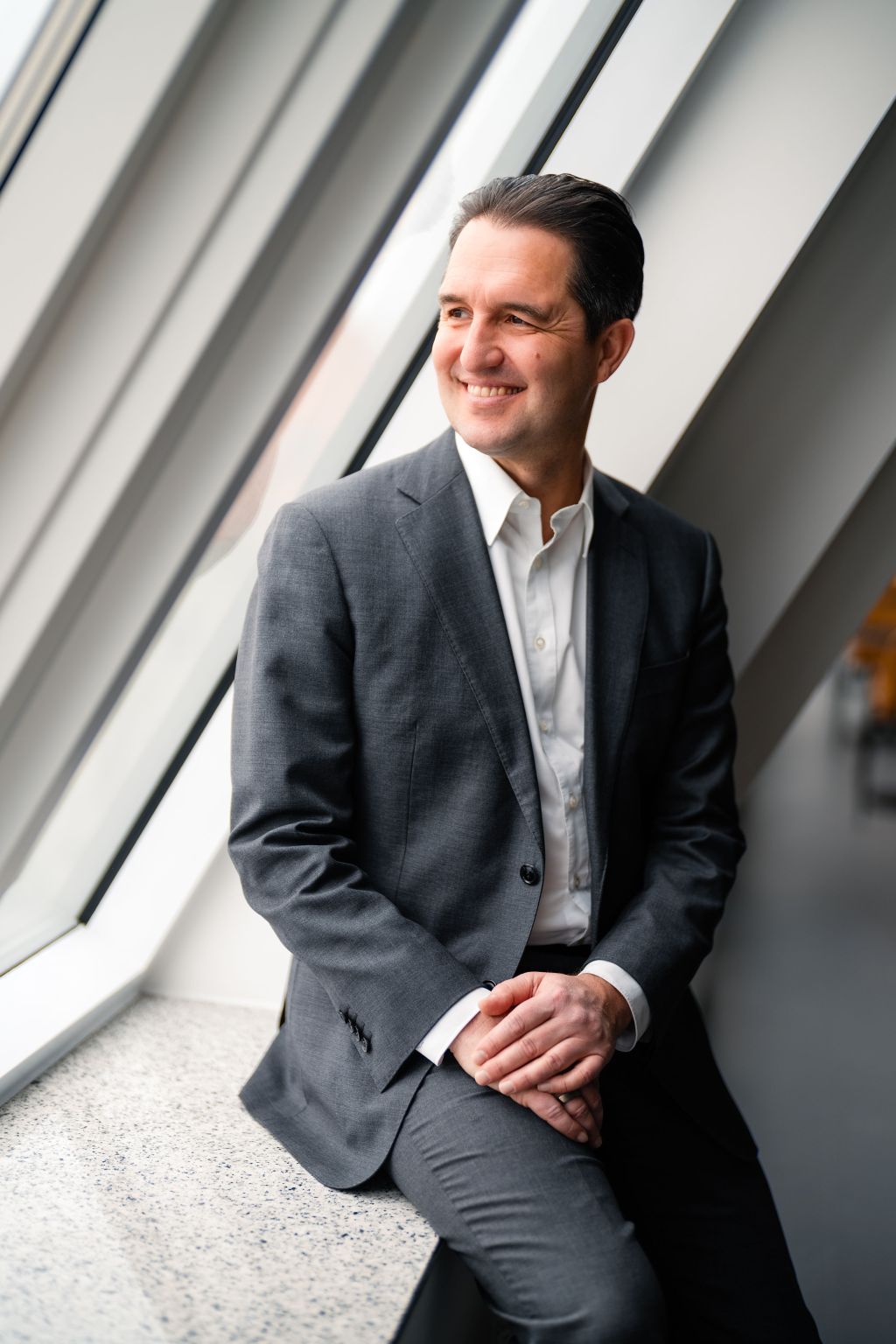 joachimheinz's tweet card. „Tolle KI-Idee! Und wie viel bringt sie uns?“ Ein KI-Verantwortlicher betritt den Meetingraum. Der CFO schaut ihn erwartungsvoll an. 💬 „Ihre Automatisierungslösung klingt spannend. Aber welchen...