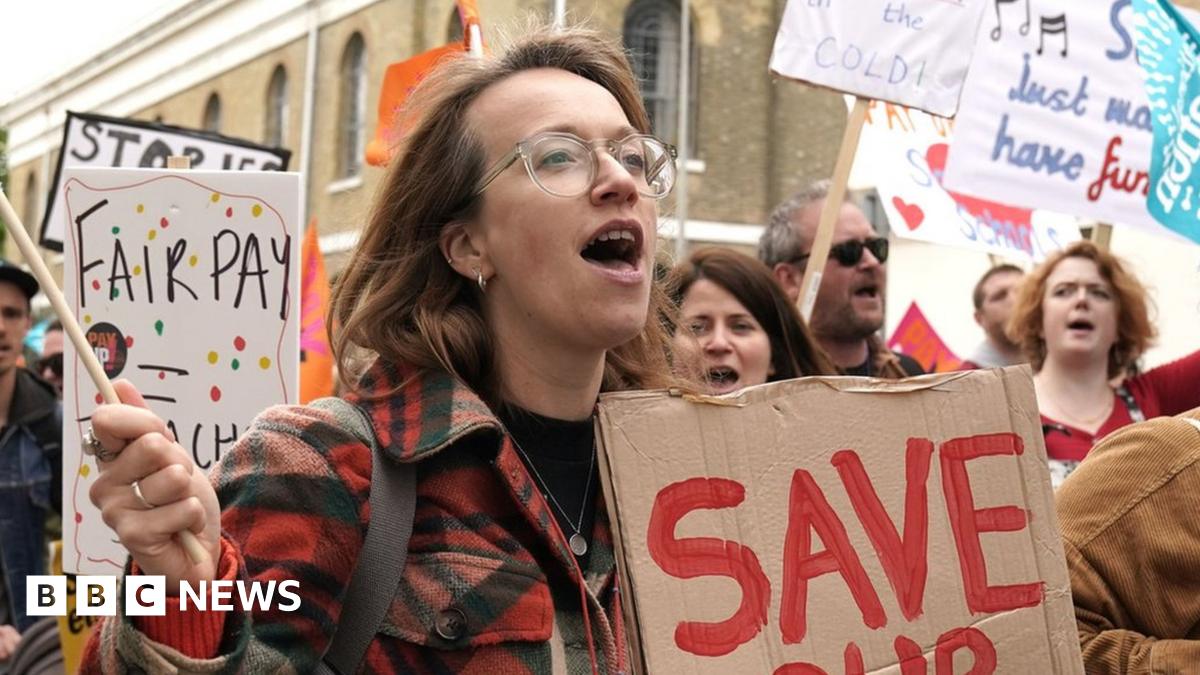 mrmoorecs's tweet card. The 6.5% pay rise will increase the average teacher's salary by £2,500, one union says.