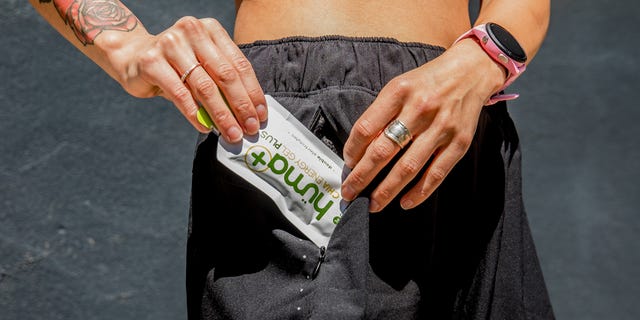 runnersworld's tweet card. These running gels are so good, you’ll actually want to eat them.