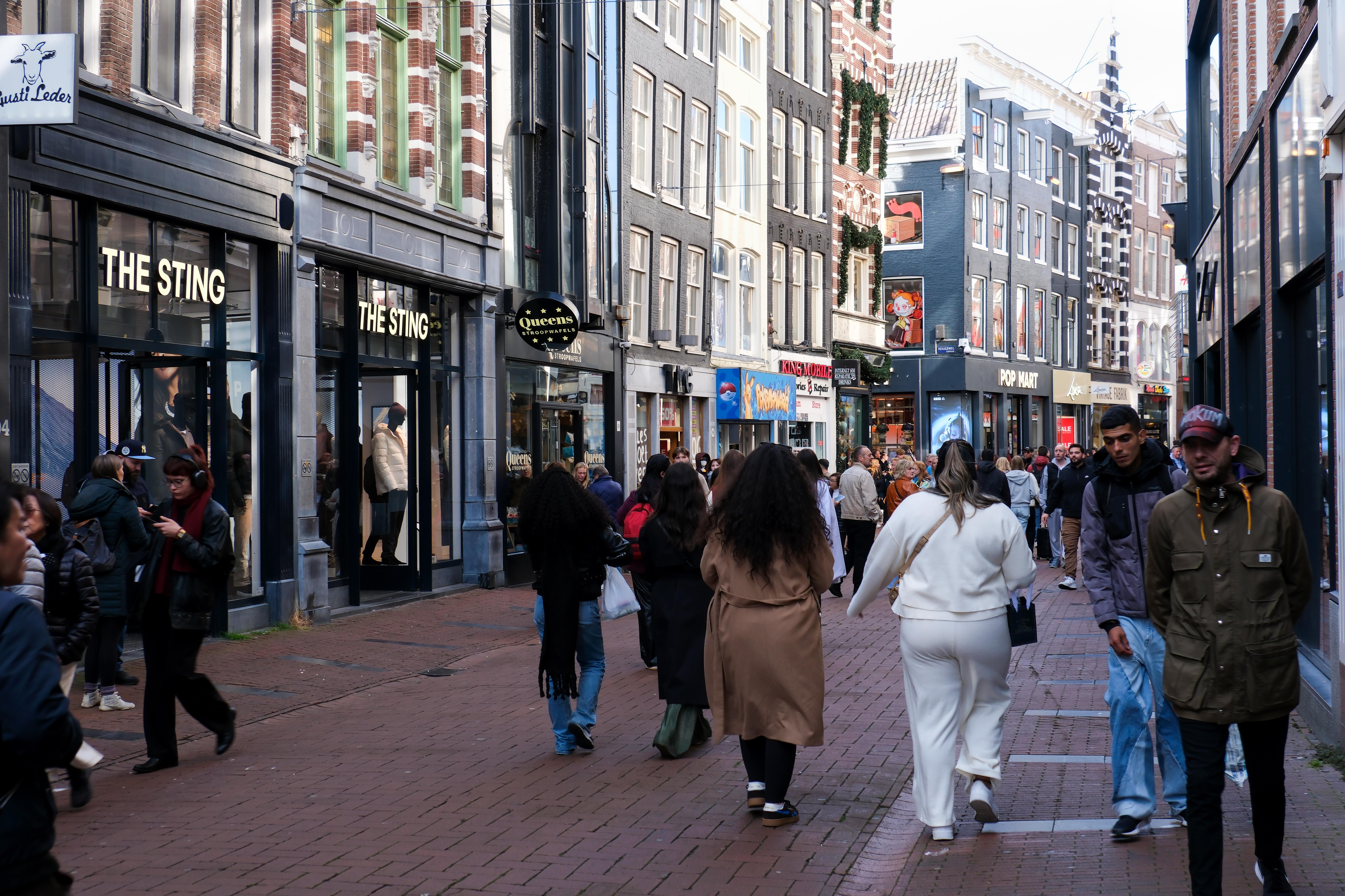 HenriBontenbal's tweet card. Achteraf betalen in fysieke winkels moet niet mogelijk worden. De Tweede Kamer, onder aanvoering van het CDA, wil dat het kabinet een stokje steekt voor invoering van het fenomeen dat online al...