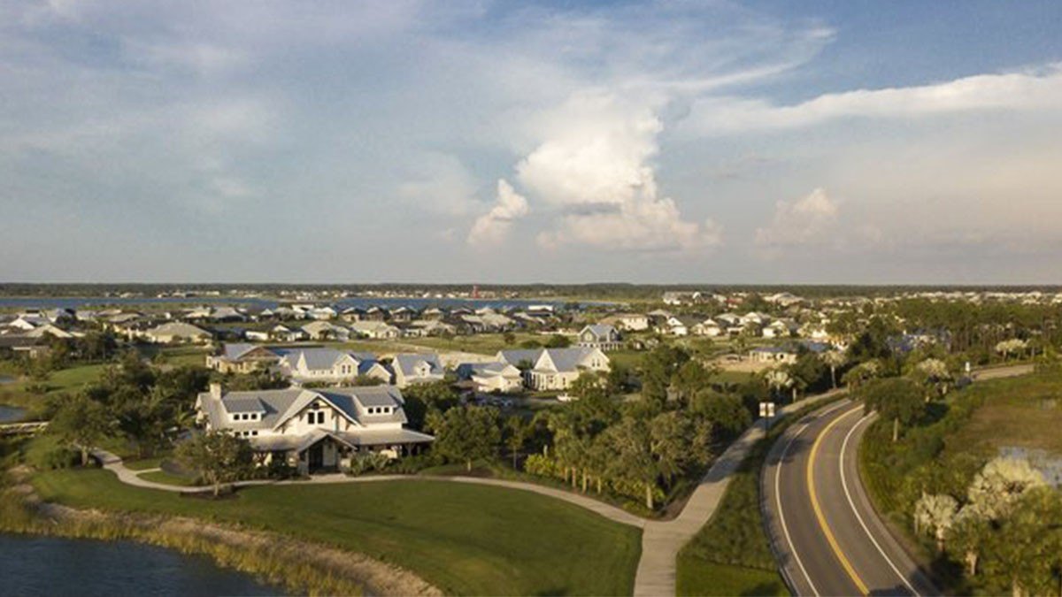 helpusell's tweet card. Babcock Ranch in Punta Gorda, FL, is eco-friendly and climate-resilient. Find out why this neighborhood has been called "hurricane-proof."