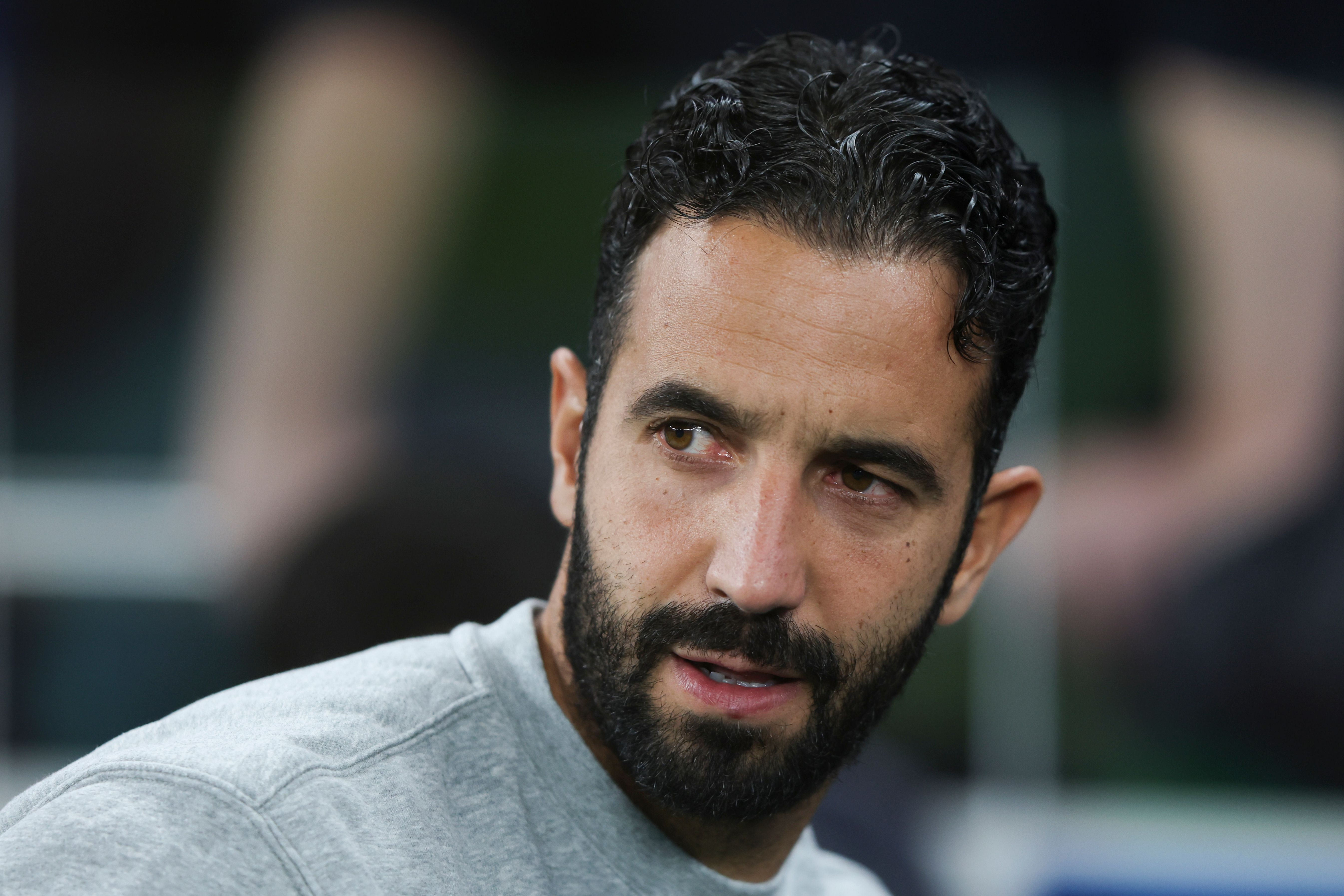 Contragr's tweet card. Οι Πορτογάλοι γράφουν για το πλουσιοπάροχο συμβόλαιο που προσφέρει η Γιουνάιτεντ στον Ρούμπεν Αμορίμ.