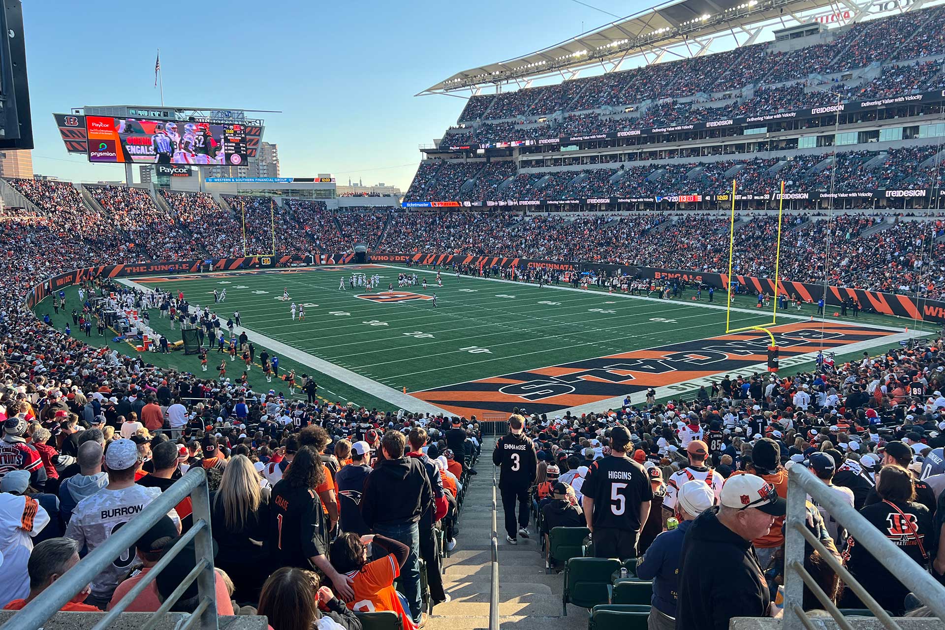 still_hustling's tweet card. The Bengals vs. Patriots had its moments, but injuries to key players affected Cincinnati's offensive strategy. Discover more insights.