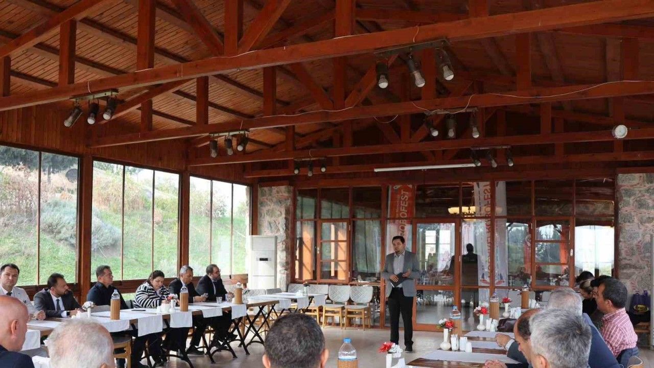 aydintimescom's tweet card. Koçarlı İlçe Milli Eğitim Müdürlüğü tarafından bu yıl 6’ncısı düzenlenecek olan Koçarlı Robofest Kodlama Yarışmaları ve Festivali için düzenleme kurulu hazırlık toplantısı, Koçarlı Kaymakamı Ramazan...