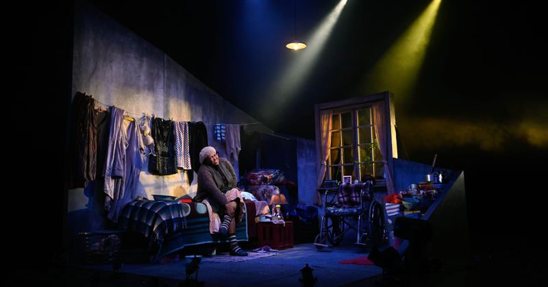 Tweet card summary image