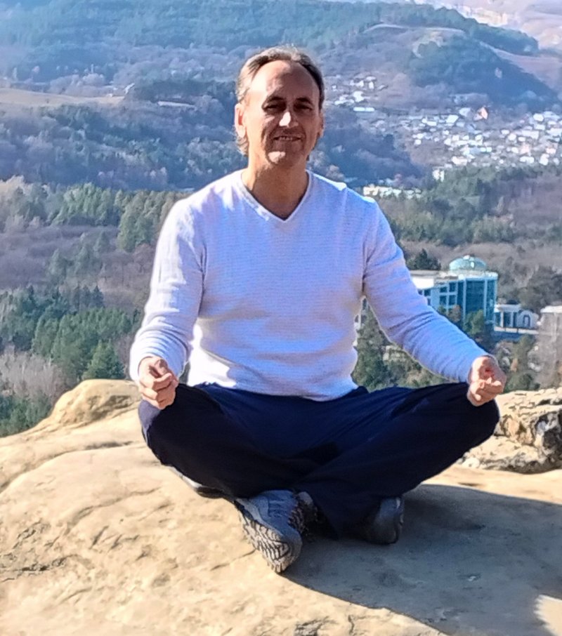 SadhuExpert's tweet card. Информация об Владимире Фомичеве. Деятельность: психология, коучинг, медитация Mindfulness (Майндфулнес), гвоздестояние