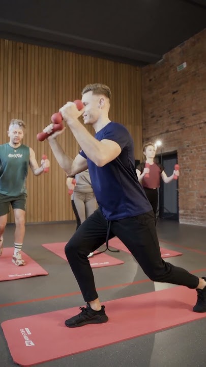 JadiesEssential's tweet card. #lunges #squats #compoundmovements #gym #bodybuilding #videoshort...