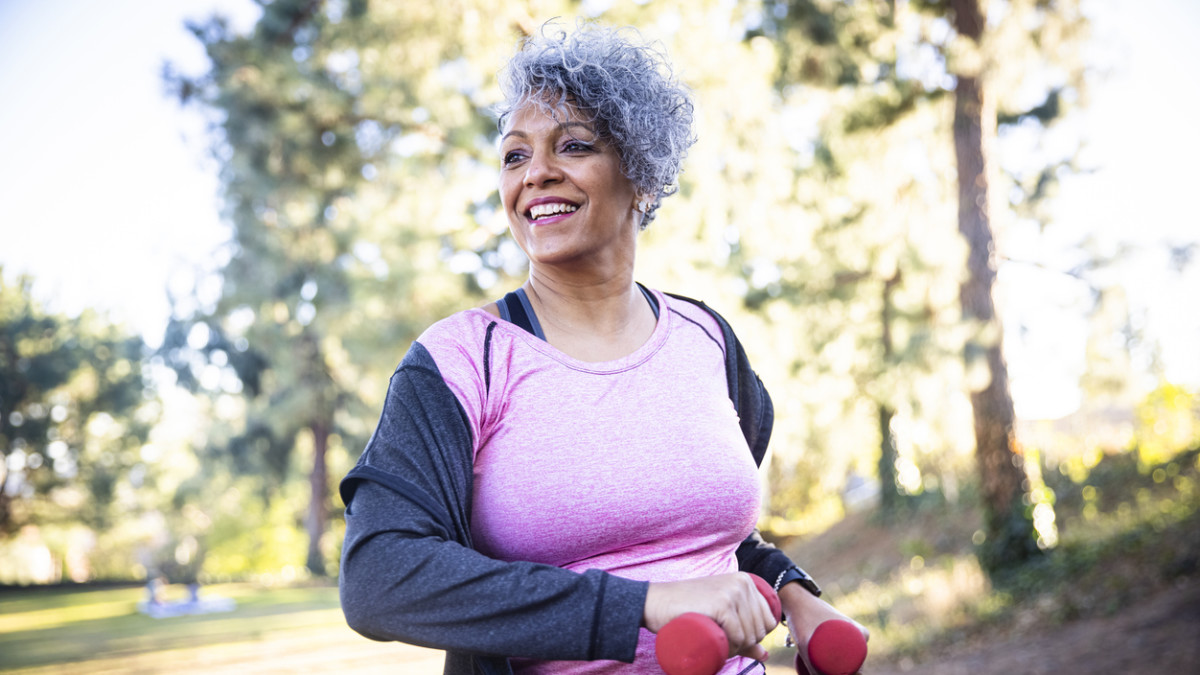 ParadeMagazine's tweet card. Physical therapists explains why this type of exercise is linked to longevity.