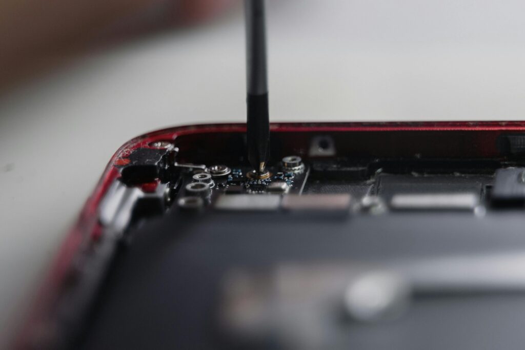 TrueTechOff's tweet card. UFS 5.0 storage system has officially been announced breaching data speeds of up to 10.8GB/second or 160% more than last-gen's UFS 4.0.