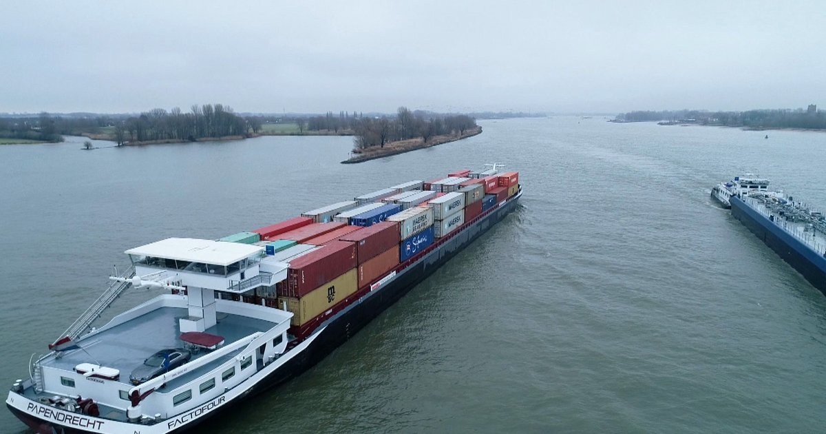 SMASH_NFSS's tweet card. Vliegtuigen en auto's besturen zichzelf steeds vaker en er bestaan al koelkasten die de boodschappen voor je bestelt, dus waarom zouden schepen niet zelf kun...