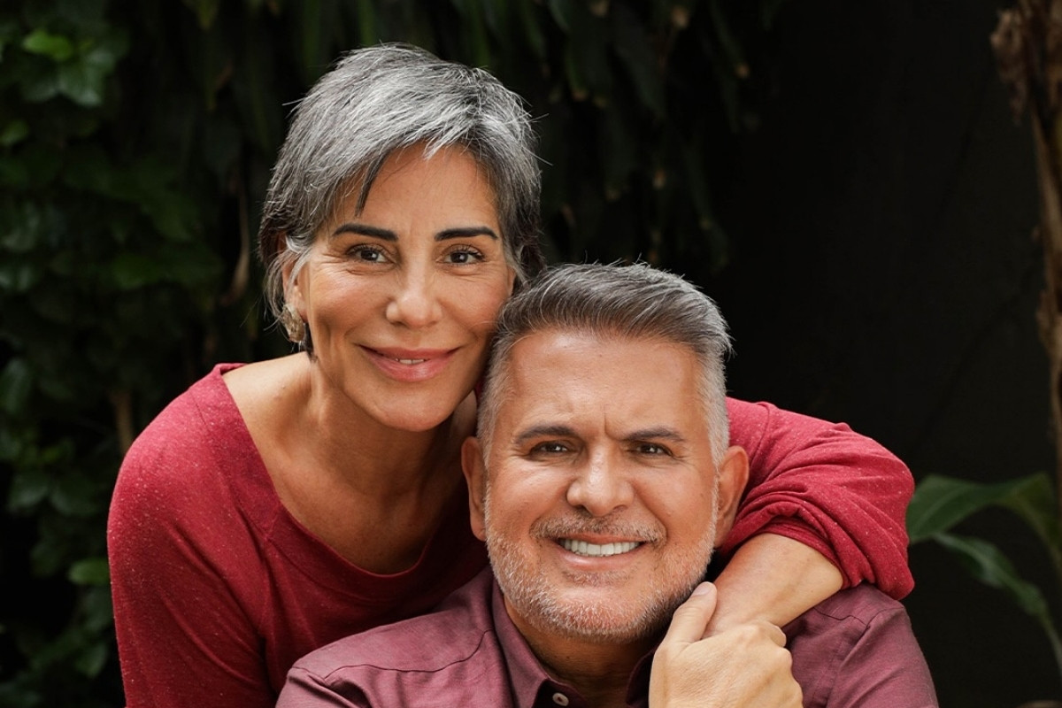 FashionBubbles's tweet card. Eles nos inspiram a acreditar no amor: conheça alguns dos casais famosos que permanecem firmes e fortes com o passar dos anos