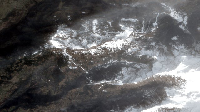 SwissDataCube's tweet card. A mixed start to the year The year 2023 starts with new temperature records. The lack of snow is felt above 2000 meters leaving the ski resorts without snow. The reason ? Mild air masses from …