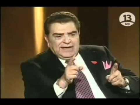 GabrielBoric's tweet card. DIFAMADORES - Don Francisco apoya las políticas económicas de Pinochet