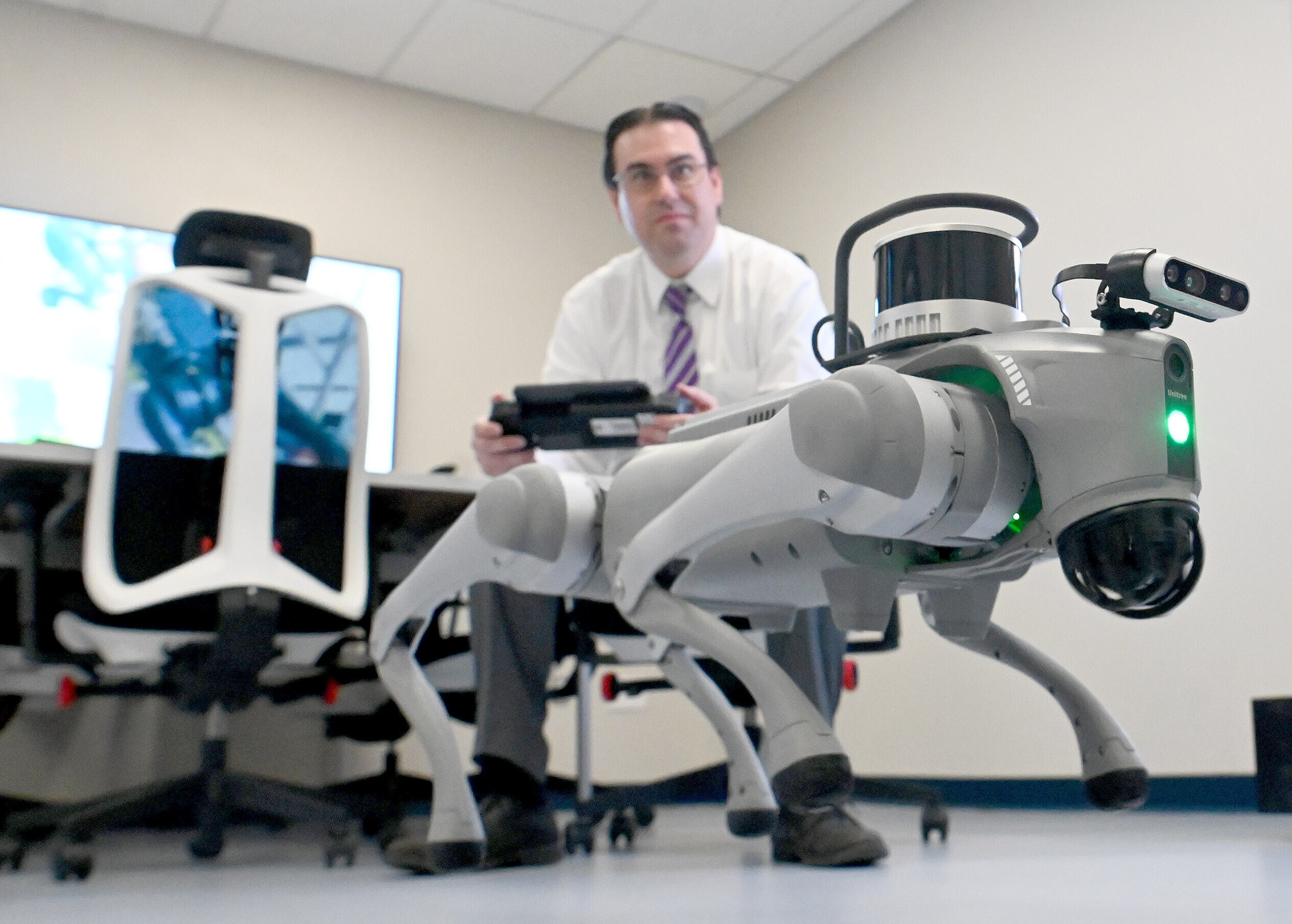 RobotLABInc's tweet card. Police departments and universities are among the growing number of U.S. customers for the market-leading Chinese robot maker, Unitree.