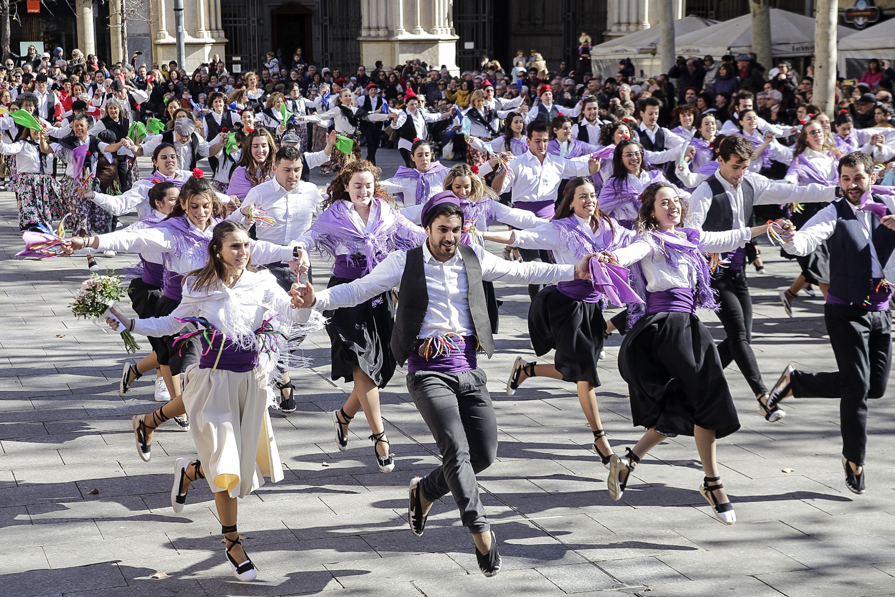 DiarideTerrassa's tweet card. FOTOS | Ballada popular de Gitanes de Terrassa