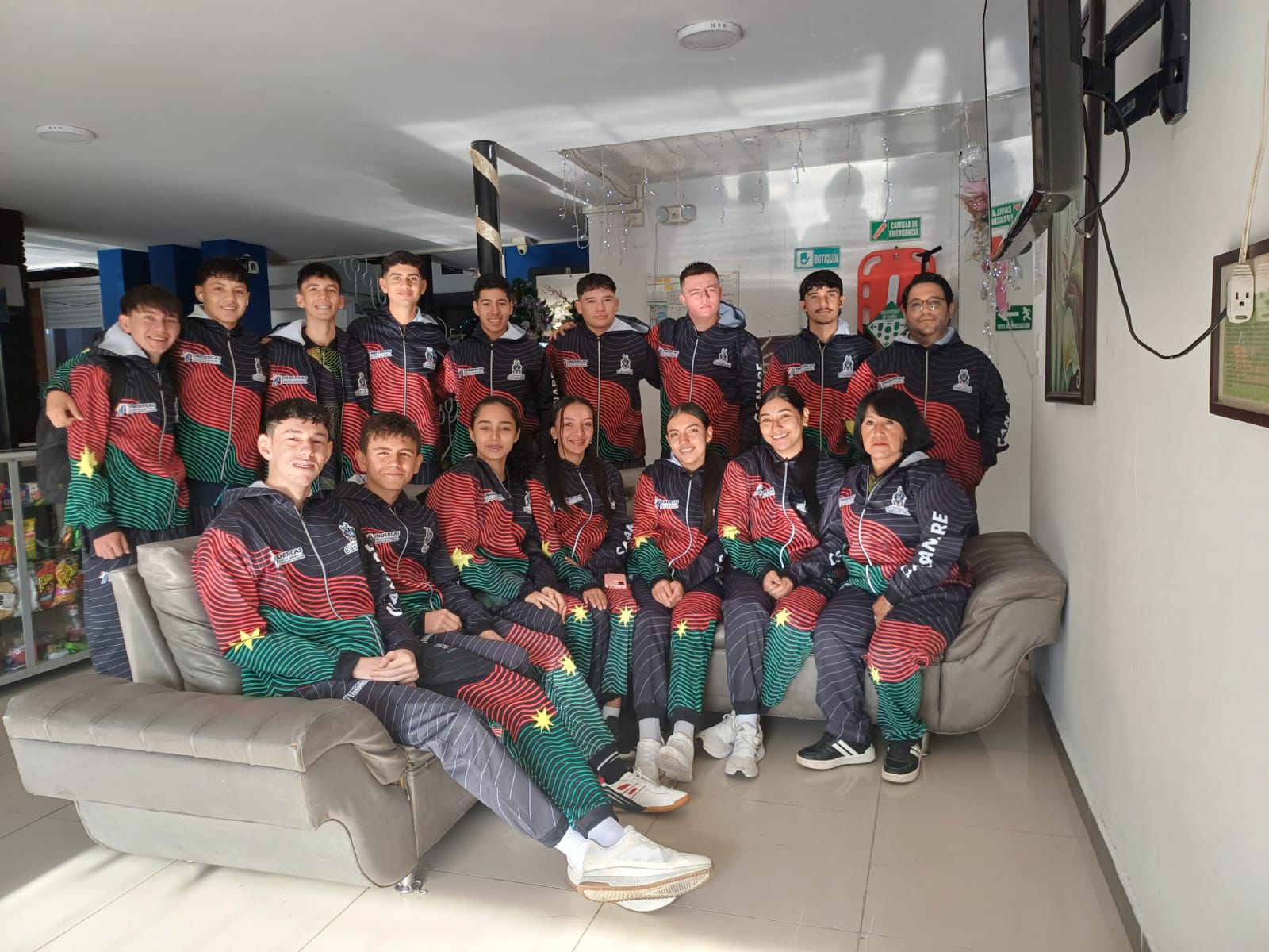 LaPoderosaFMM's tweet card. La Selección Casanare de Tenis de Mesa inició su participación en el XIV Campeonato Nacional de Mayores, en las ramas masculina y femenina, que se desarrolla en Medellín, Antioquia, del 21 al 26 de...
