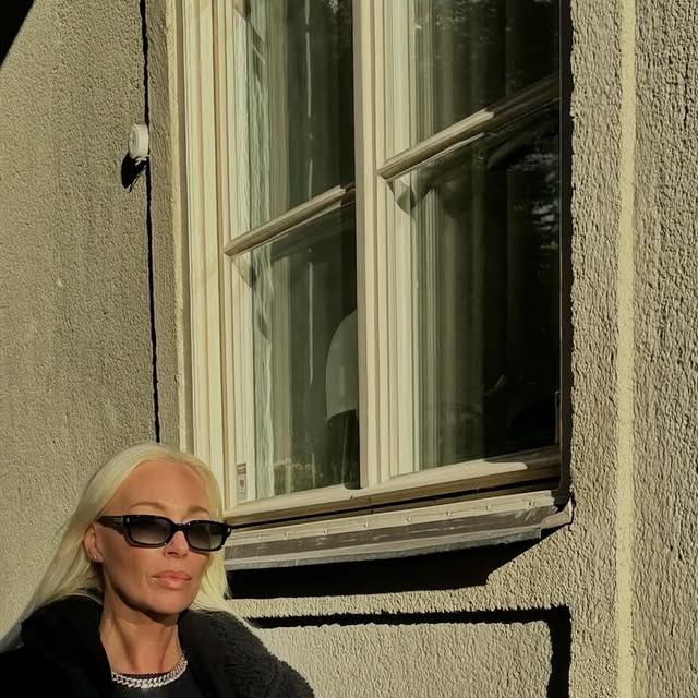 isabeladrian's tweet card. Isabel Adrian (@isabeladrian) • Instagram photos and videos