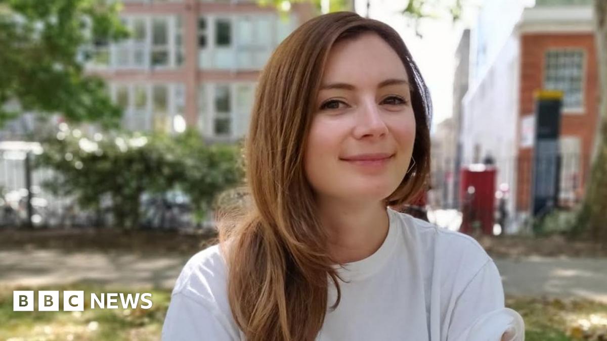 isabellelj1's tweet card. The smartphone users who are ditching their handsets to take back more control of their lives.