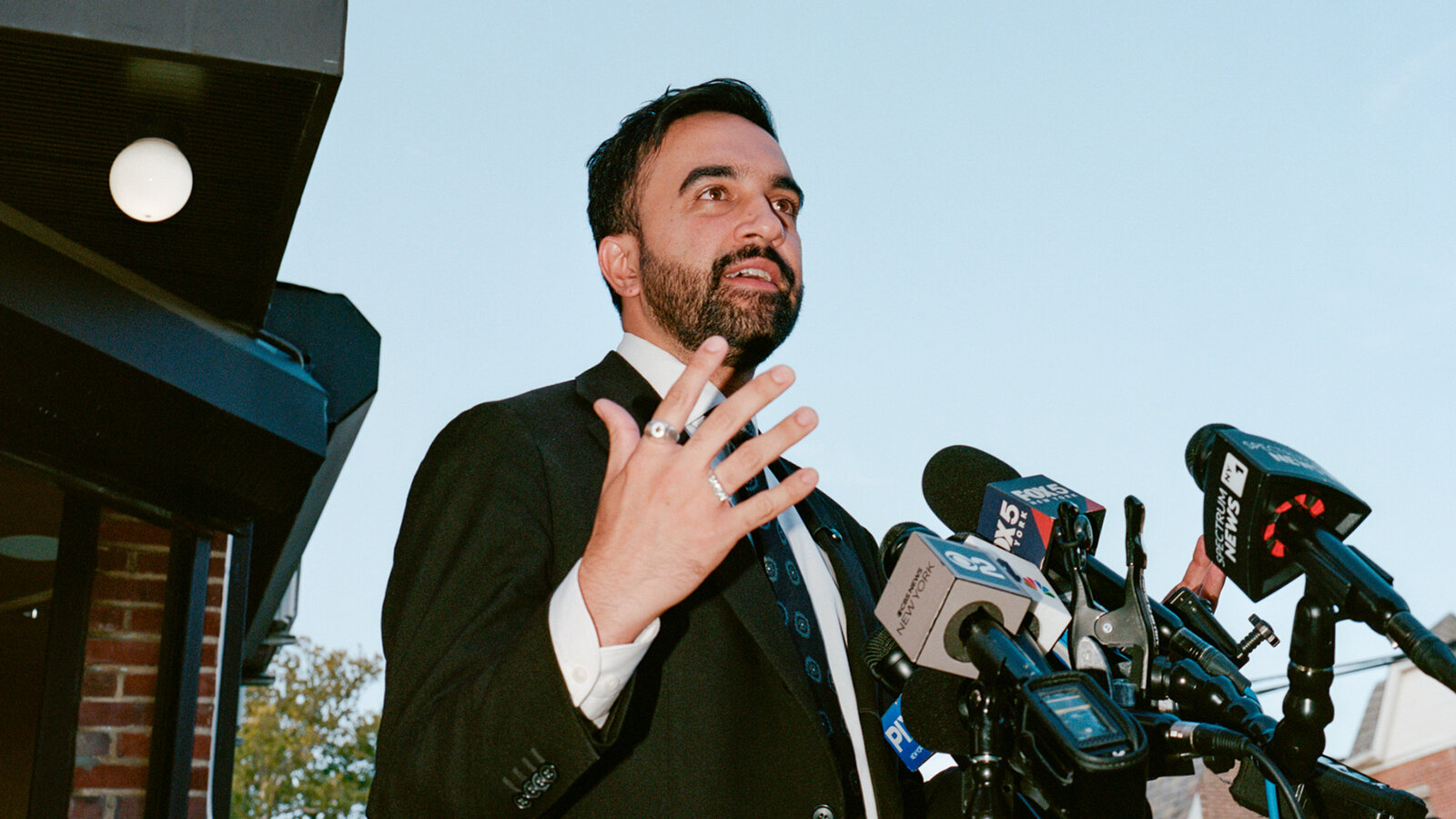 KathyHochul's tweet card. I am confident that Mamdani has the courage, urgency and optimism New York City needs to lead it through the challenges of this moment.