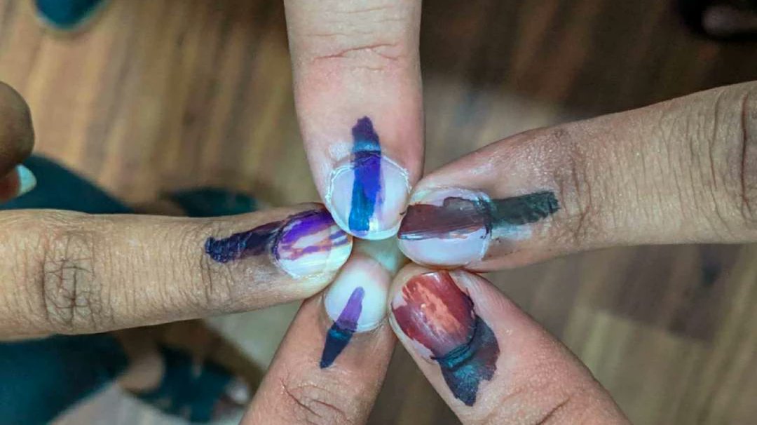 MumbaiLiveHindi's tweet card. महानगरपालिका इलेक्शन के लिए वोटर लिस्ट का वार्ड-वाइज बंटवारा संबंधित म्युनिसिपल कमिश्नर लेवल पर कर दिया गया है। अगर इस बारे में कोई ऑब्जेक्शन और सुझाव या शिकायत है, तो स्टेट इलेक्शन कमीशन ने उन्हें...