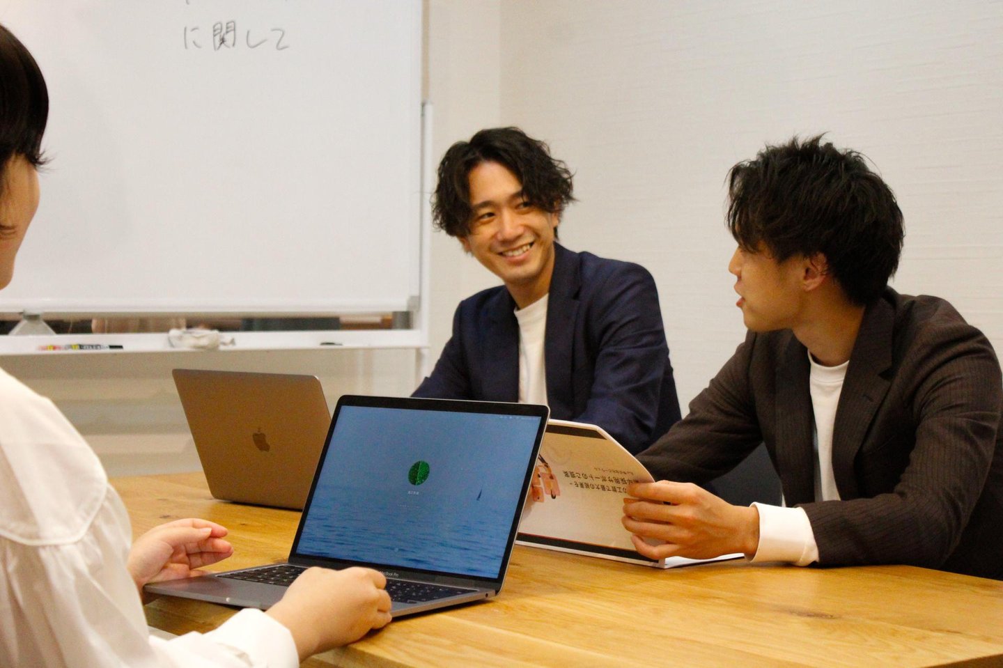 Dddr50's tweet card. ▶プロモーション戦略の企画立案・実行 若年層を対象としたプロモーション施策を企画・実施し、ブランド価値の向上を目指します。 クライアント企...