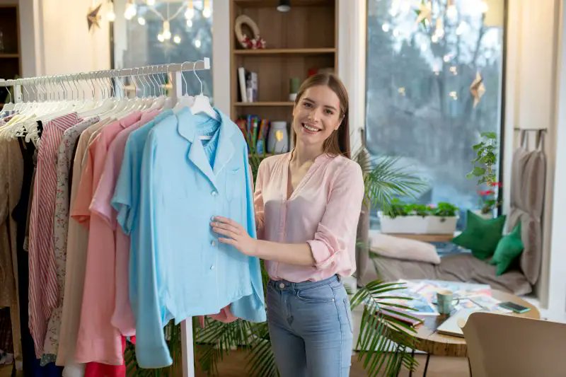 BizPartnerMag's tweet card. Launch your own apparel line with this step-by-step guide for small business owners. Learn how to design, produce, and market branded clothing for profit.