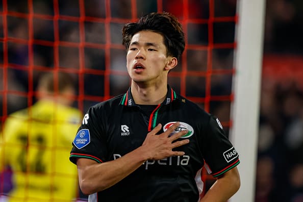 sla44o's tweet card. エールディビジ第13節のフェイエノールト対NECの試合が23日に行われ、NECが4-2の逆転勝利を飾った。 フェイエノールトの上田綺世と渡辺​​剛、さらにNECの小川航基と佐野航大もスタメンに名を