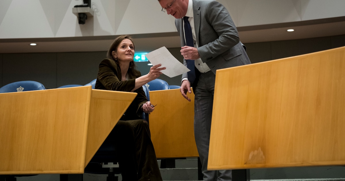 ChrisAalberts's tweet card. Het wetsvoorstel dat het juridisch makkelijker maakt om van geslacht te veranderen, kan sowieso niet rekenen op een meerderheid. ‘Dit is niet alleen slecht voor trans mensen'