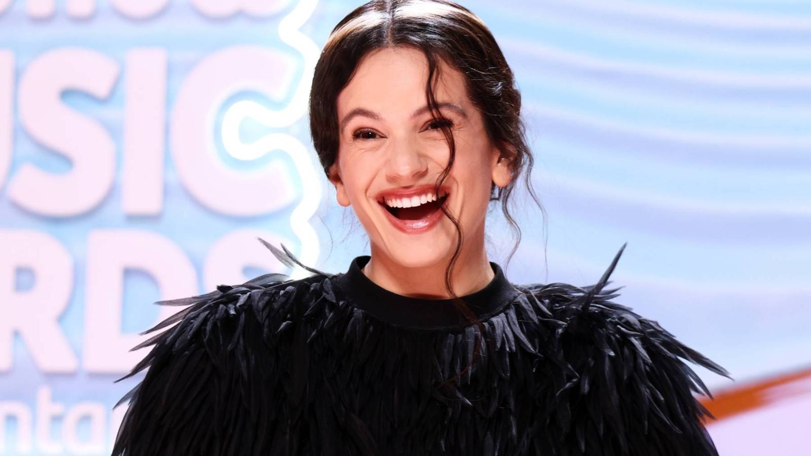 RollingStone's tweet card. Rosalía's album 'Lux' broke the record for biggest streaming debut by a female Spanish-language artist on Spotify.