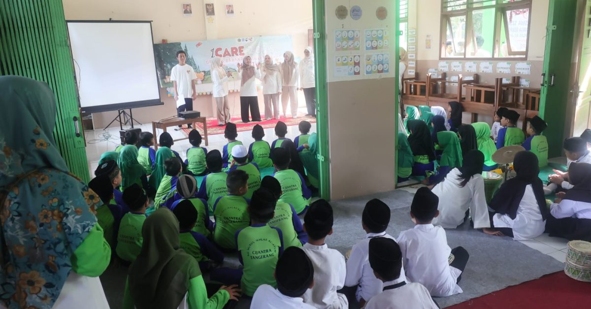 DiTimur's tweet card. Tangerang, indonesiatimur.co — TechnoTerra, organisasi anak muda yang bergerak di bidang inovasi teknologi ramah lingkungan, menunjukkan komitmennya... #BerbasisIoT #GerakanICARE #TechnoTerra