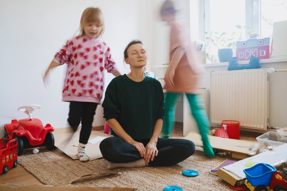 BabyCreysi's tweet card. ¿Te sientes agotada e incapaz de enfrentar los retos de la maternidad? ¡No es tu culpa! Muchas mujeres enfrentan burnout materno sin saberlo.