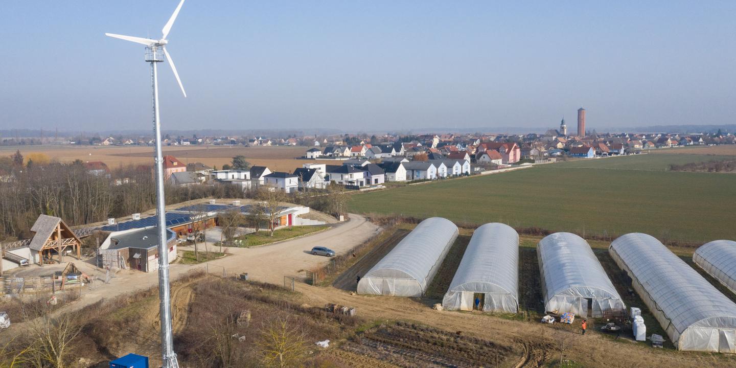 nathstey's tweet card. A Ungersheim, dans le Haut-Rhin, le montant des factures d’électricité a augmenté plus vite que les loyers de l’exploitation des centrales photovoltaïques, fragilisant l’équilibre énergétique que...