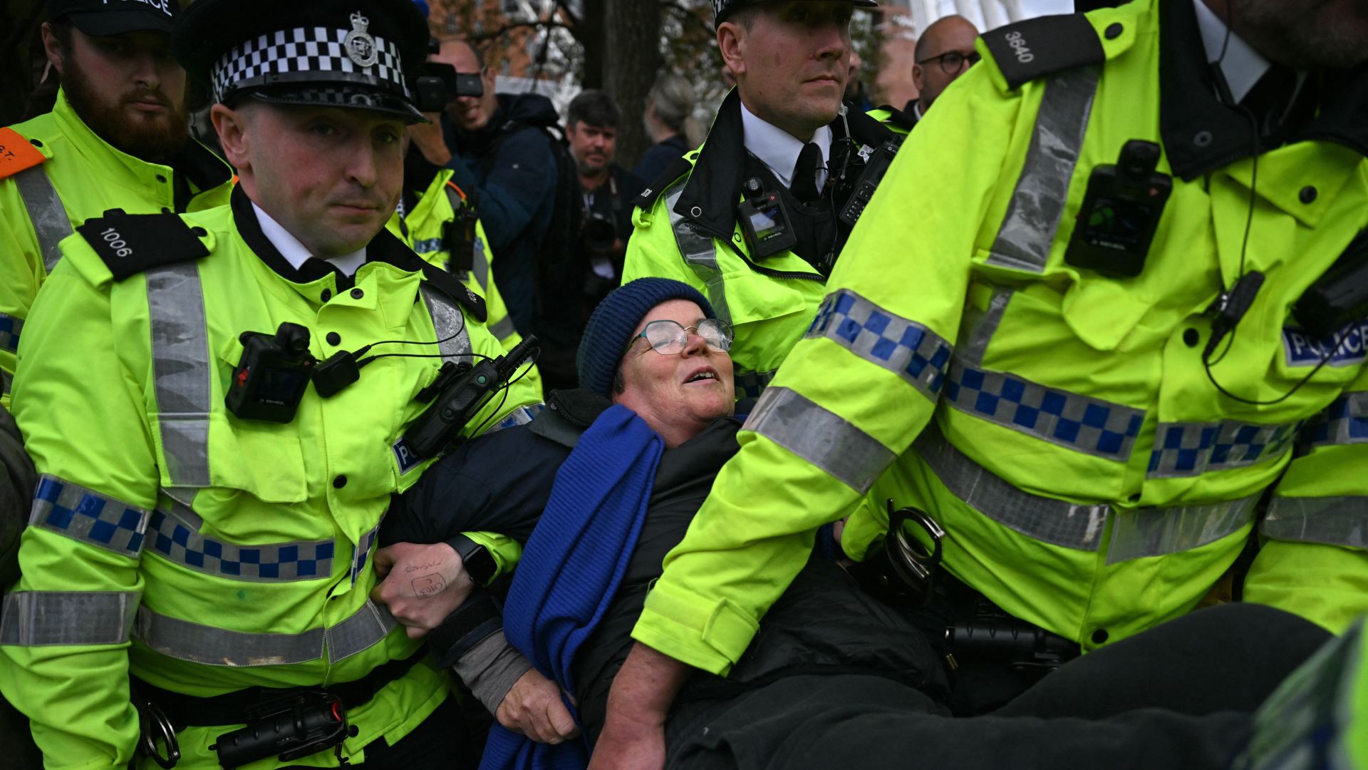 DefendourJuries's tweet card. Home Office minister Diana Johnson met Allianz UK to discuss 'protest activity and destruction of property'