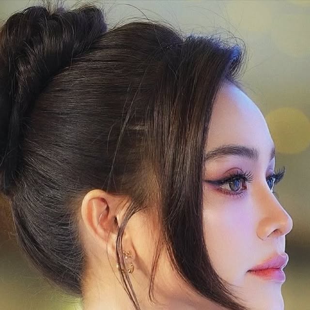 Daisy_hkd's tweet card. Engfa Waraha 🇹🇭 (@fa_engfa8) • Instagram photos and videos