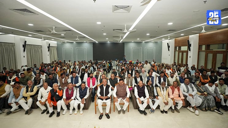 SakalMediaNews's tweet card. मुख्यमंत्री डॉ. मोहन यादव यांनी सांगितले आहे की, मध्य प्रदेश सरकार शेतकऱ्यांच्या कल्याणासाठी जागरूक आणि संवेदनशील होऊन काम करत आहे. त्यांनी आवर्जून सांगितले की,