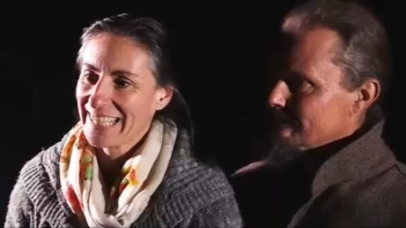 Open_gol's tweet card. Catherine Birmingham, la mamma dei tre bambini nel bosco, gestisce un canale YouTube. E promuove le attività di «guaritrice spirituale»