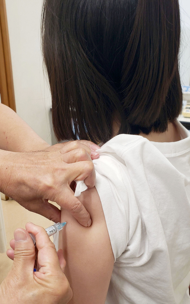 KotaroNomo's tweet card. 　ヒトパピローマウイルスの感染を防ぐワクチンを16歳までに接種すると、子宮頸がんの発症リスクが80％下がるとの結果を、国際的非営利団体「コクラン」のチームが24日発表した。性交渉で感染する前の年代で