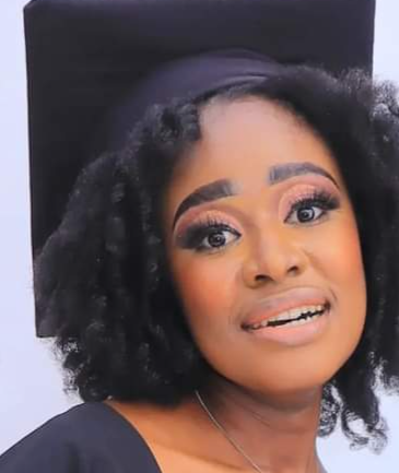 Springed__crown's tweet card. Feenix. Helping South African students raise money for their tertiary education.