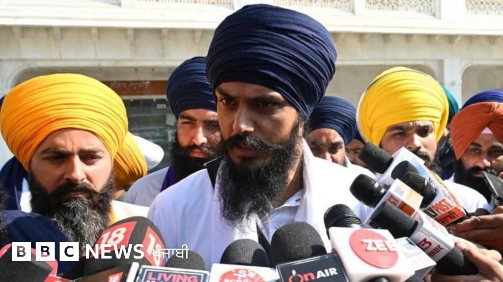 bbcnewspunjabi's tweet card. ਇਹ ਸੁਣਵਾਈ ਡਿਬਰੂਗੜ੍ਹ ਵਿੱਚ ਹਿਰਾਸਤ ਵਿੱਚ ਰੱਖੇ ਗਏ ਲੋਕਾਂ ਉੱਤੇ ਲਗਾਈ ਗਈ ਐੱਨਐੱਸਏ ਦੇ ਖ਼ਿਲਾਫ਼ ਪਟੀਸ਼ਨ ਬਾਰੇ ਹੋ ਰਹੀ ਸੀ।