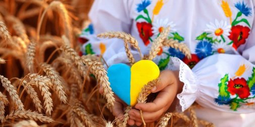 tendanceh's tweet card. La semaine du 7 mars 2022, près de 200 tonnes de vivres et produits de premières nécessités seront acheminées par convoi pour aider la population ukrainienne.