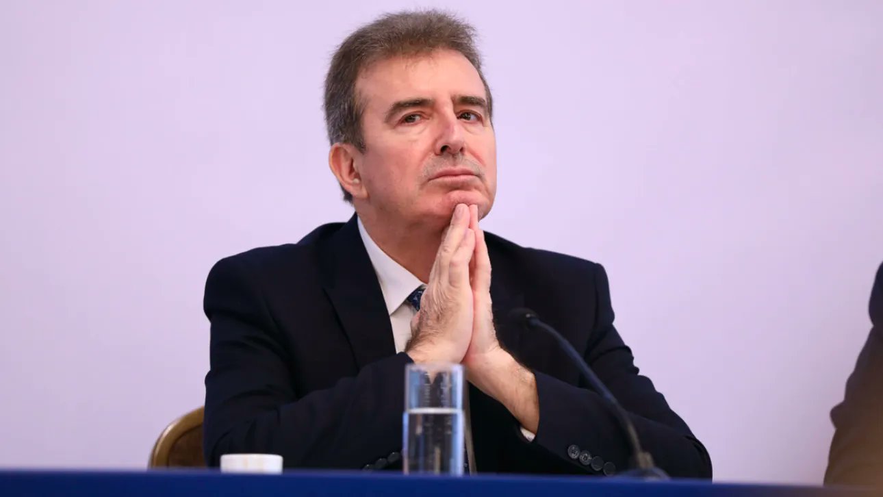 mariaarte's tweet card. Συνέντευξη στο Action 24 παραχώρησε το βράδυ της Πέμπτης 24/7 ο Υπουργός Προστασίας του Πολίτη Μιχάλης Χρυσοχοΐδης, όπου ανέφερε χαρακτηριστικά ότι ζούμε μια