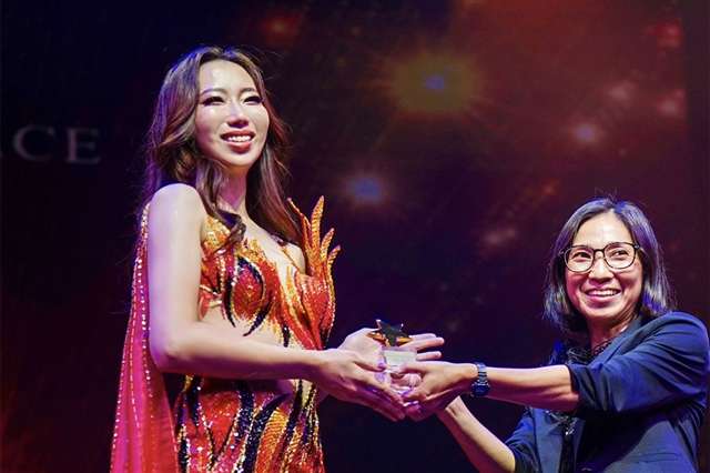 sakigake's tweet card. 　国際ミスコンテスト「ミス・グランド・インターナショナル」の日本代表を選出する日本大会で、秋田市出身の俳優吉井優花子さん（２８）＝東京＝が、特別賞に当たる「ＭＩＳＳ　ＰＥＡＣＥ」に選ばれた。