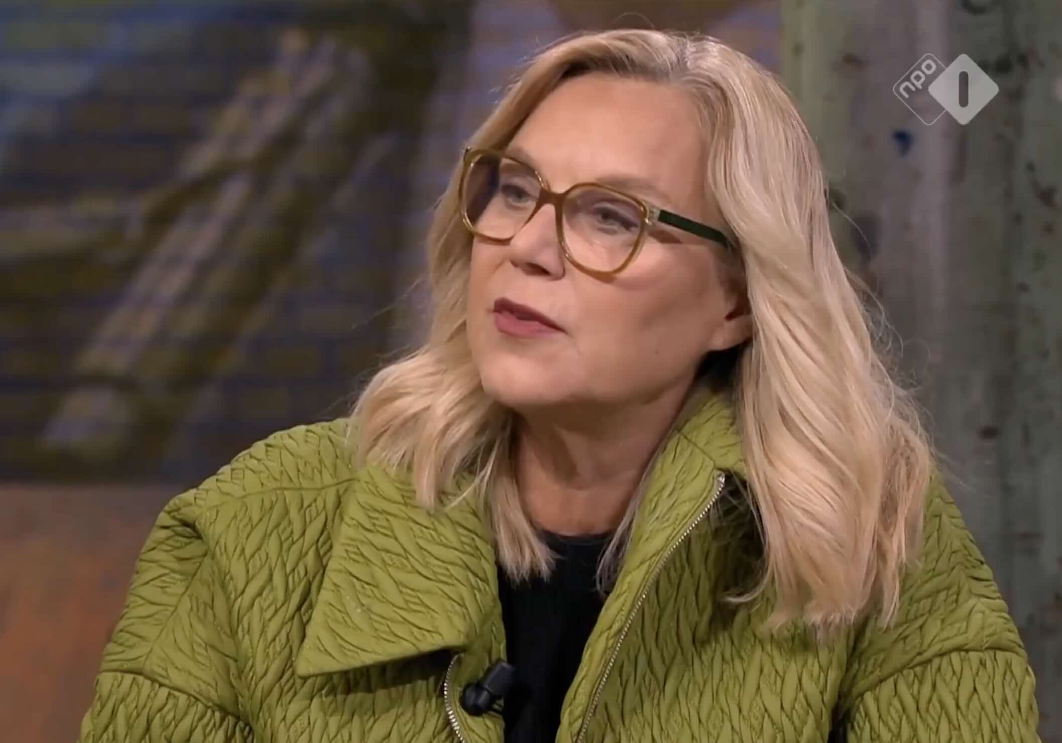 ikgeefnooitop's tweet card. Mevrouw Kaag, Doe mij ook zo’n vet betaald baantje bij de Verenigde Naties waarin je vooral zit te wachten tot je eindelijk met