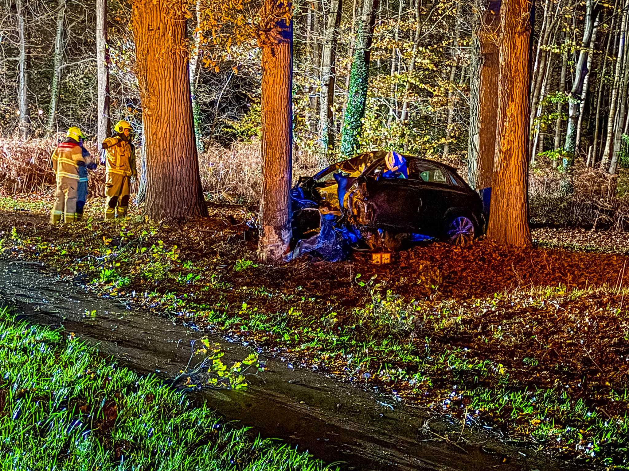 112nieuws_nl's tweet card. Op de Nijkerkerstraat heeft maandagochtend vroeg opnieuw een zeer ernstig verkeersongeval plaatsgevonden. Het is het tweede zware ongeval op deze weg in korte tijd.