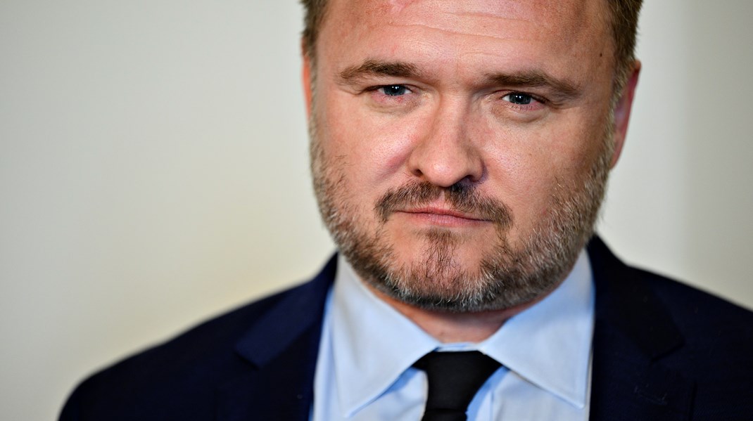 TechSci_AU's tweet card. Mens regeringen på den ene side har store grønne ambitioner, fortsætter Socialdemokratiet på den anden side med at spare på grøn forskning. Man er ved at ødelægge det forskningsgrundlag, der skal...