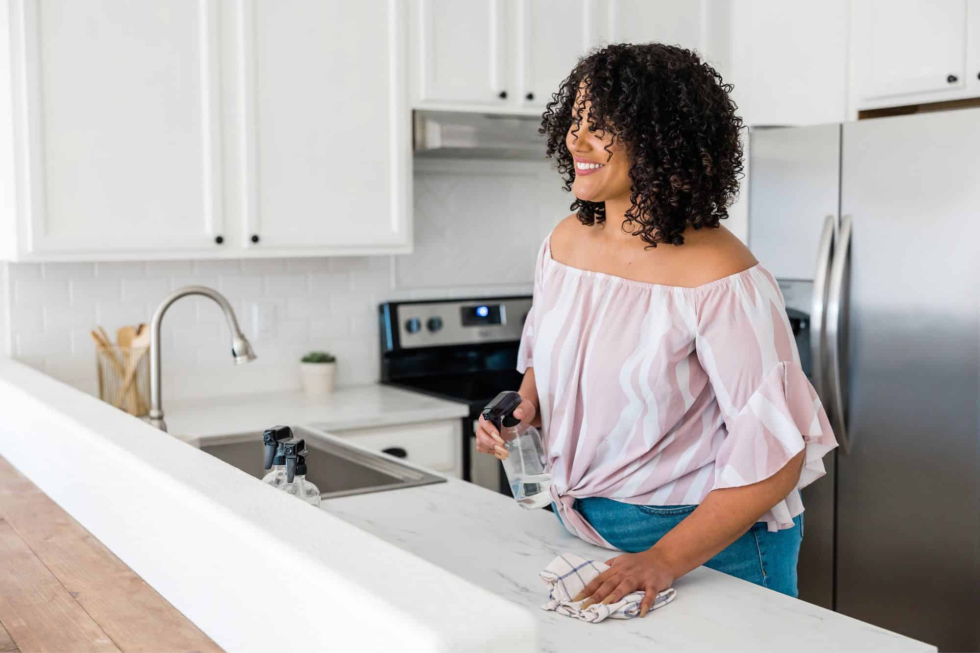 LisasNotebook's tweet card. Check out these 8 easy tips and tricks to simplify your household chores and save precious time to spend on things you love.